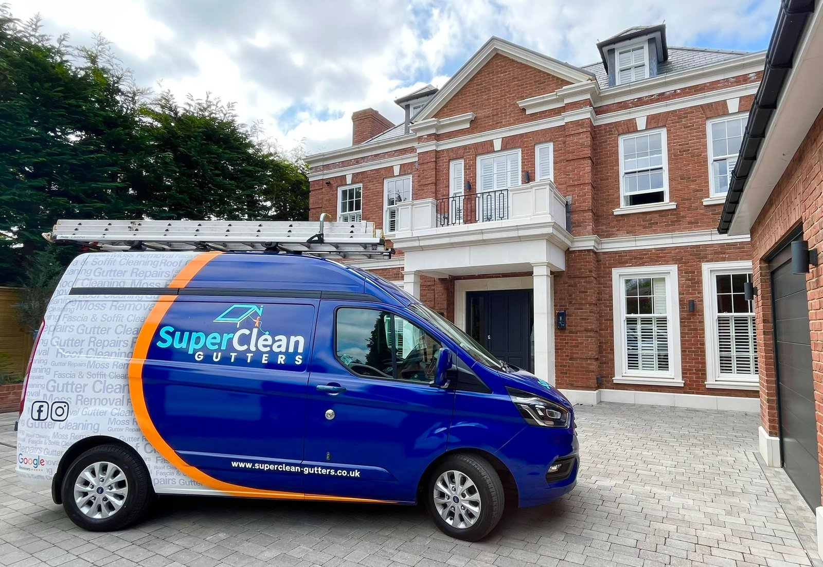 Gutter clearing in Ascot – unblocking a packed downpipe hopper on a period house